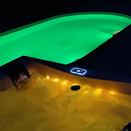 Z Basenem I Jacuzzi Apartmán Wilga