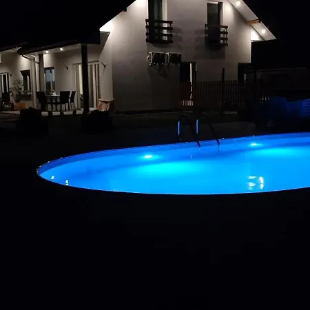 Z Basenem I Jacuzzi Apartmán