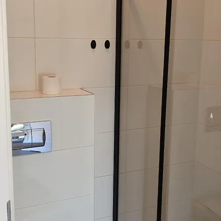 Z Basenem I Jacuzzi Apartmán *