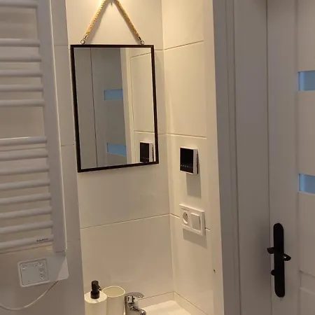 Z Basenem I Jacuzzi Apartmán *